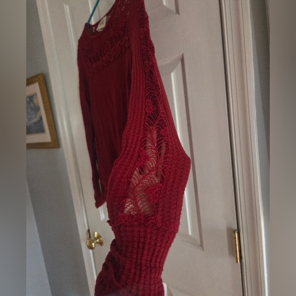 Knox Rose Deep Red Lace Long Sleeve Medium Top - Picture 3 of 5